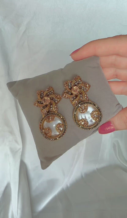 Pearly Champagne